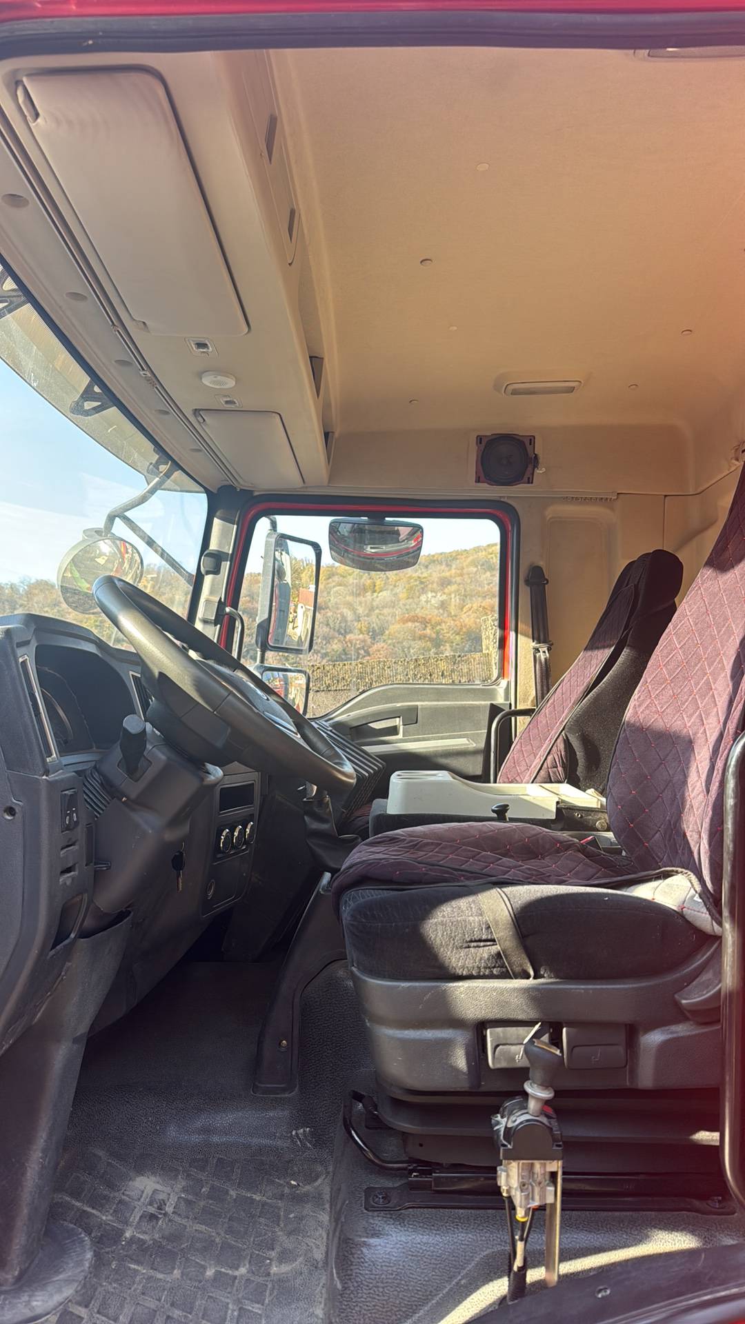 Shacman SX32488L344C,  87 889 км, 2023 года в лизинг