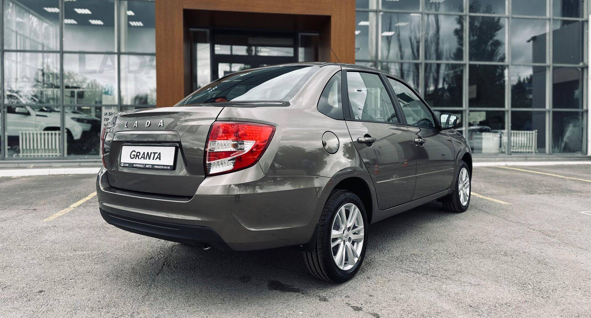 Lada Granta седан Comfort 1.6 90hp 5MT