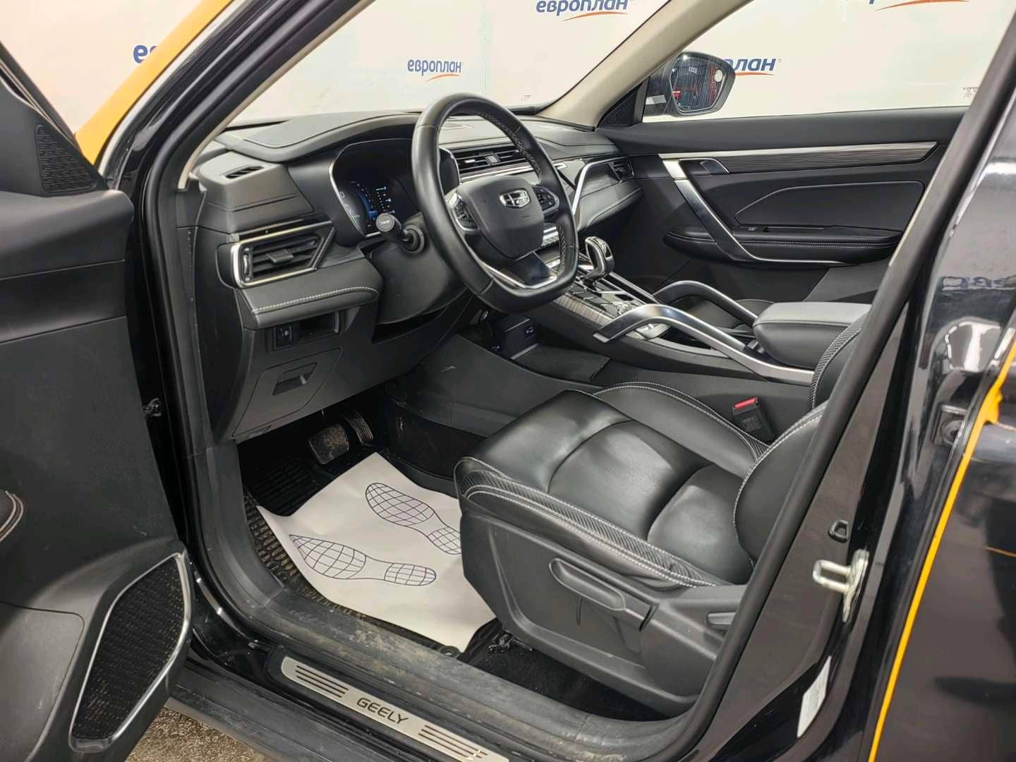 Geely Atlas Pro,  212 465 км, 2023 года в лизинг