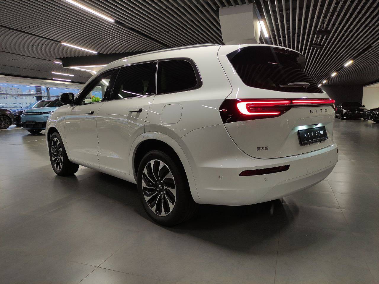 AITO M7 Luxury 4WD 6seats