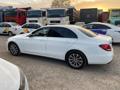 Mercedes-Benz E седан