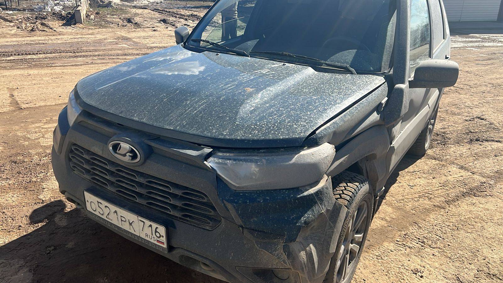 Lada Niva Travel
