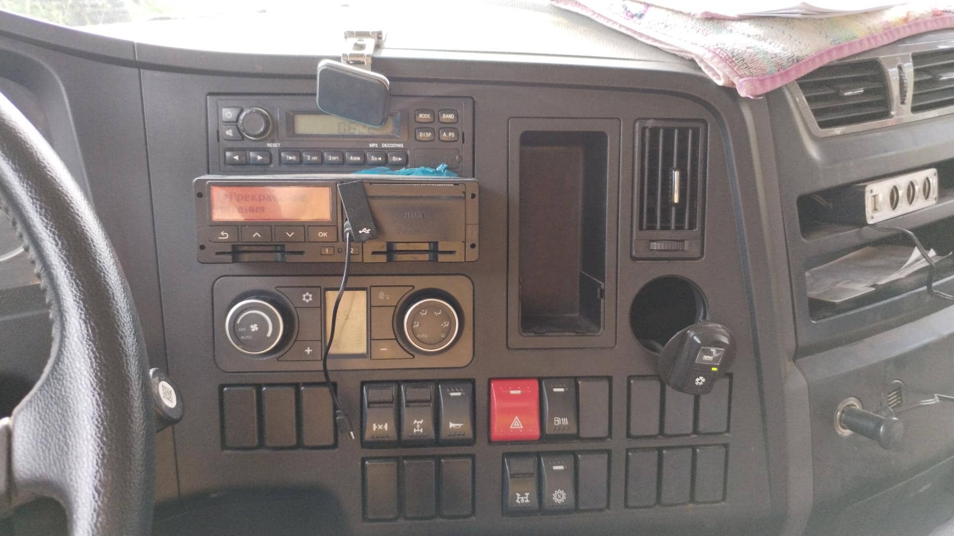 Shacman SX33186W366C,  137 017 км, 2022 года