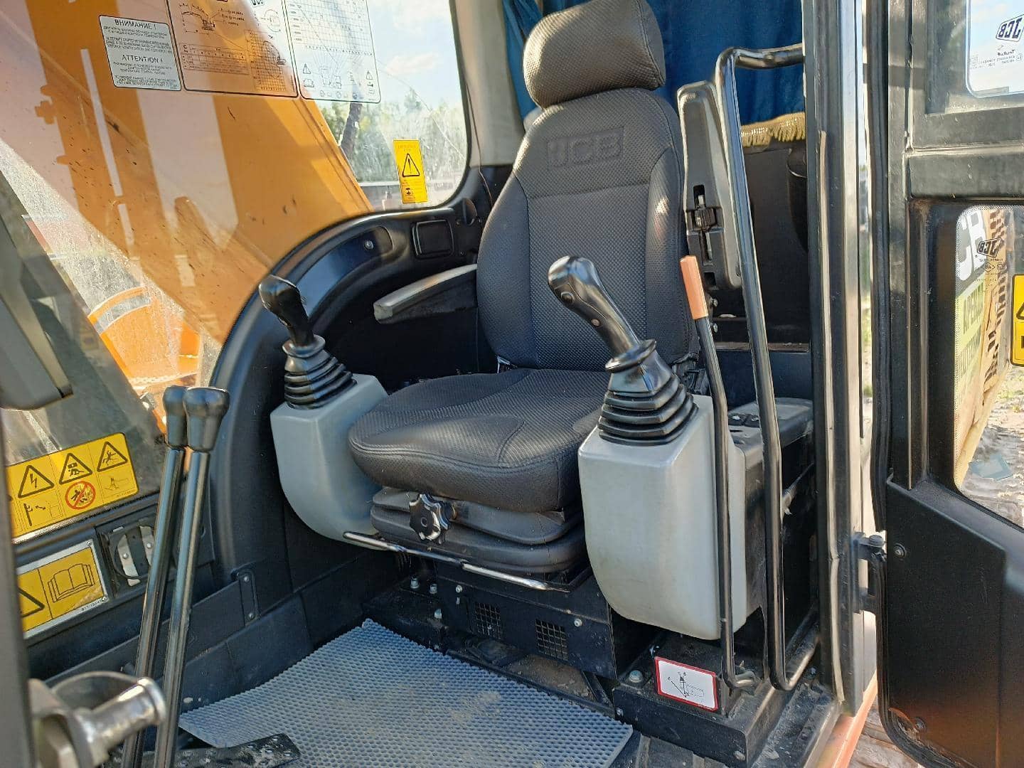 JCB JS205NLC,  229 км, 2020 года в лизинг