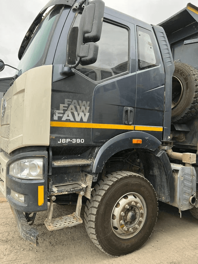 FAW CA3310P66K24T4E5 8х4,  68 031 км, 2022 года в лизинг