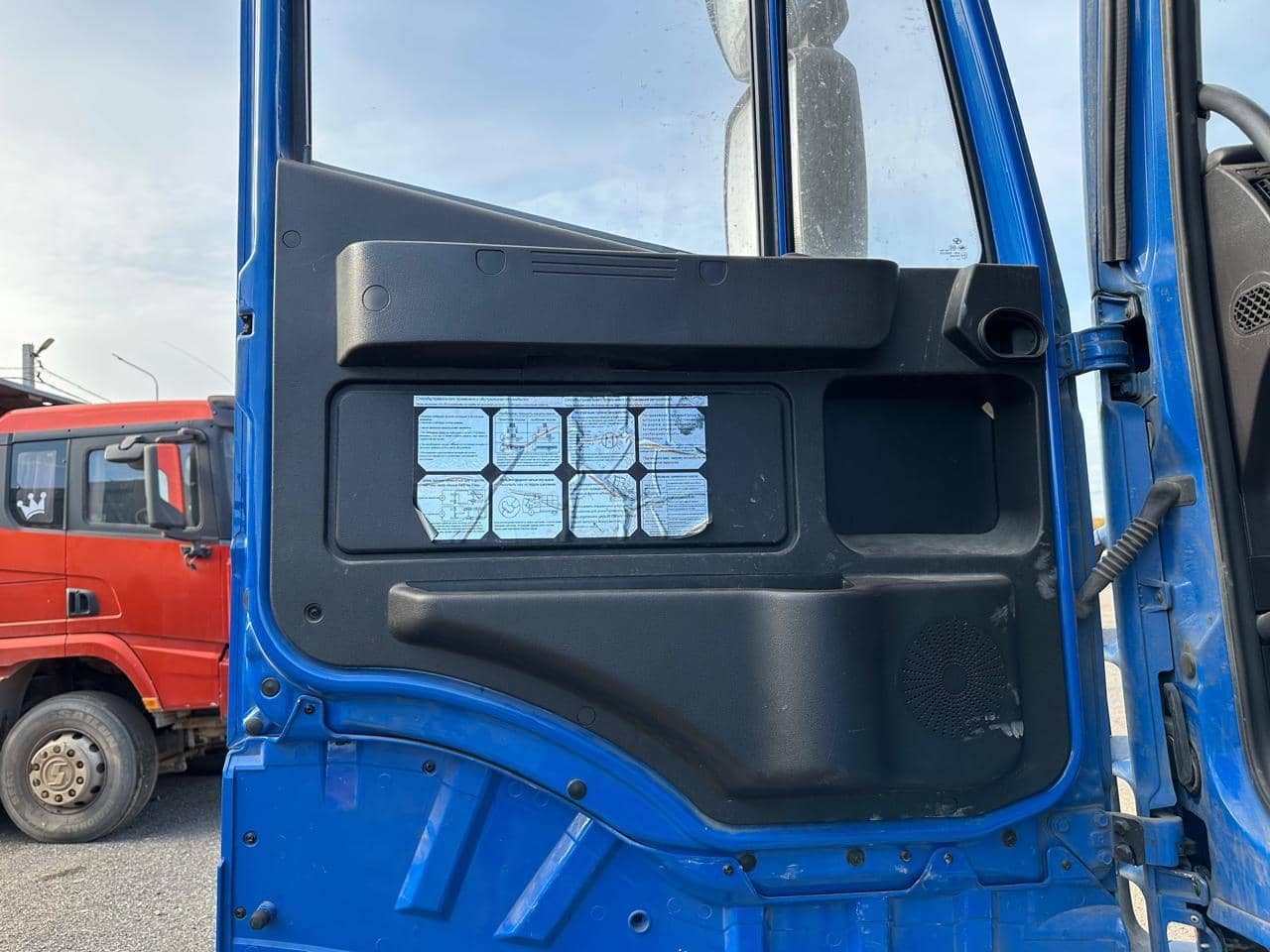 HONGYAN CQ4187HD12381T LNG,  43 784 км, 2023 года в лизинг