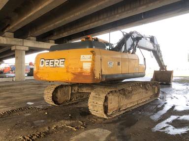 John Deere E330LC