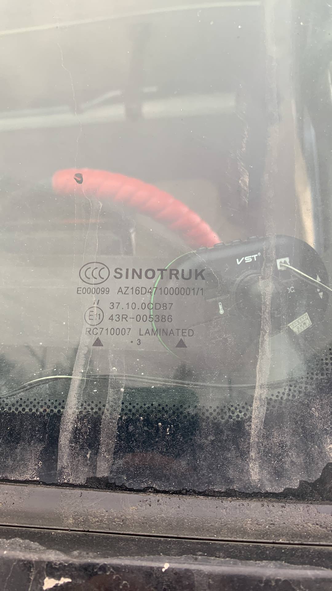 Sitrak C7H 4x2 ZZ4186V361HE,  491 496 км, 2023 года в лизинг