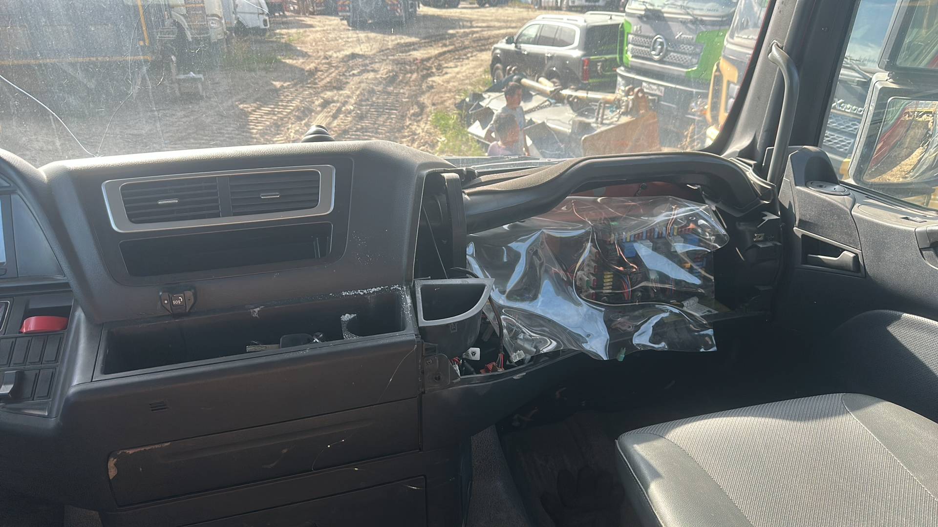 Sitrak С7Н 6×4 ZZ4256V364HE,  1 км, 2024 года в лизинг