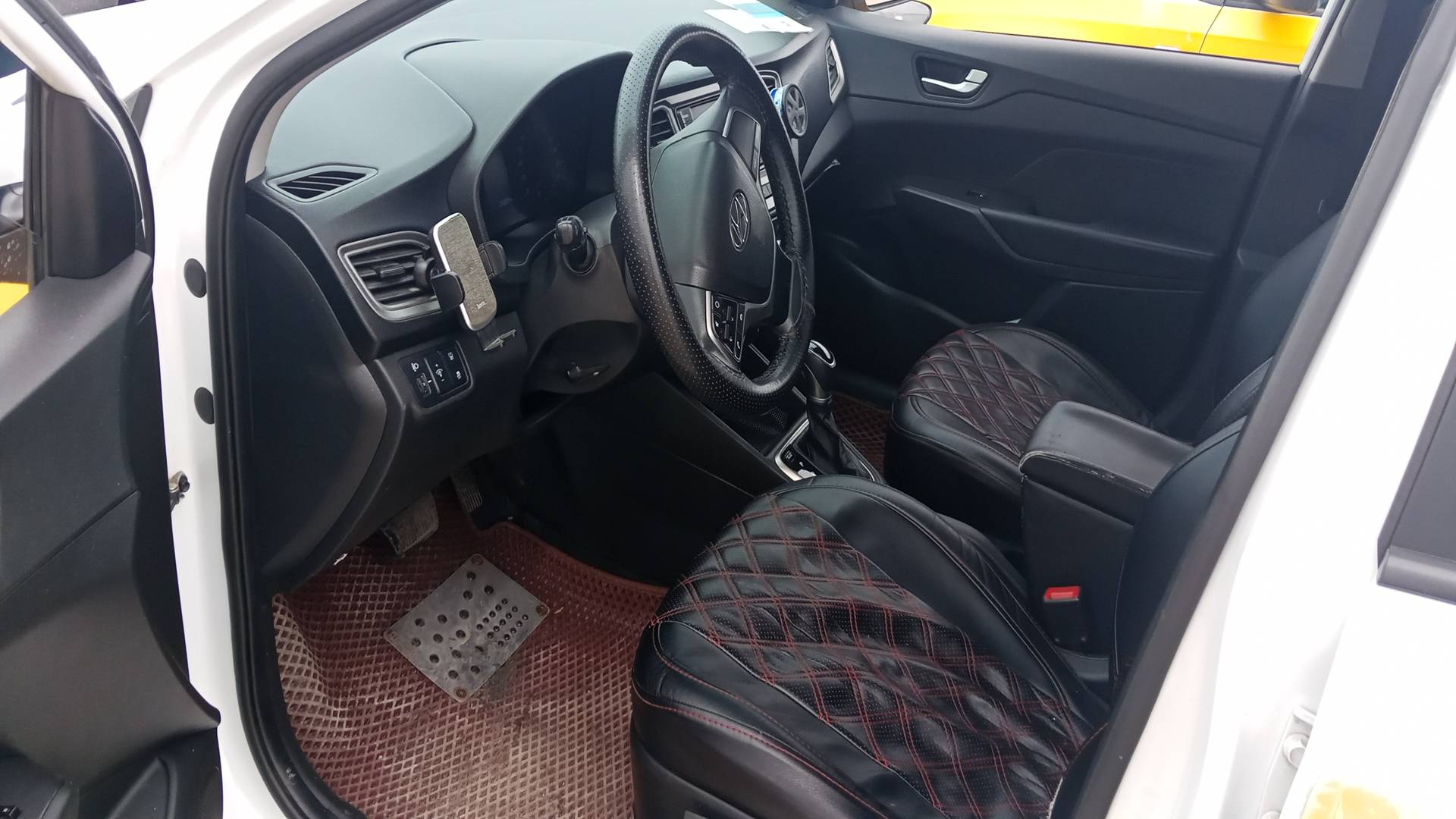 Hyundai Solaris,  268 694 км, 2021 года в лизинг