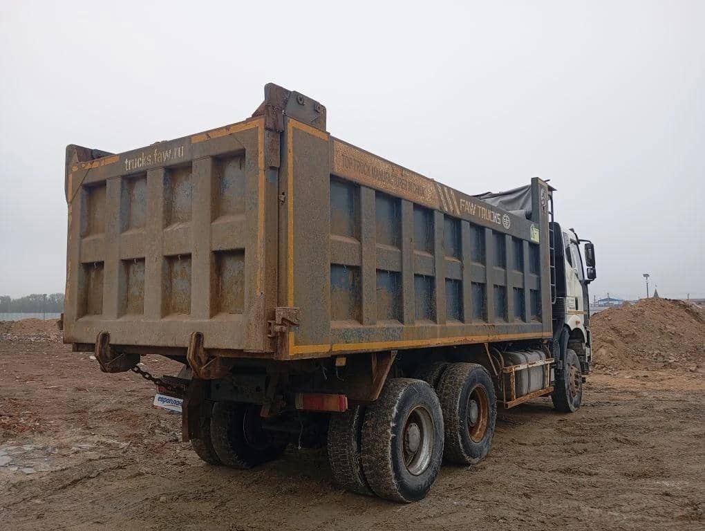 FAW CA3250P66K24T1E5 6х4,  186 291 км, 2022 года в лизинг