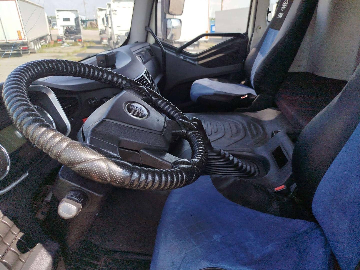 FAW CA3311P66K24T4E5 8х4,  110 081 км, 2023 года в лизинг