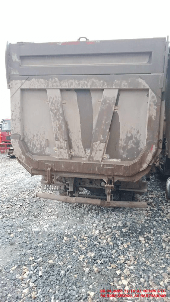 HOWO ZZ3317V386GE1 8х4,  1 км, 2023 года
