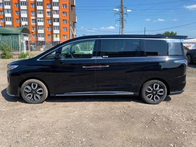 Hongqi HQ9