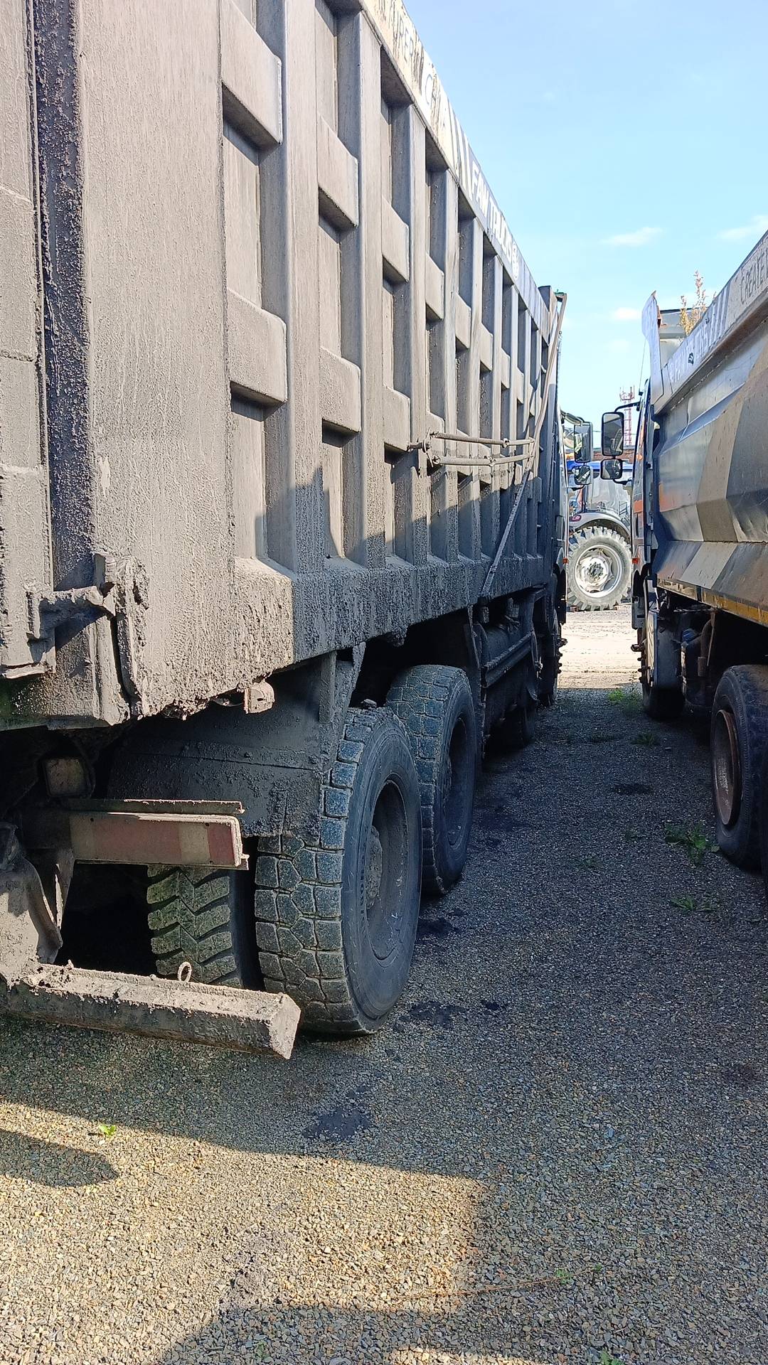 FAW CA3310P66K24T4E5 8х4,  322 468 км, 2022 года