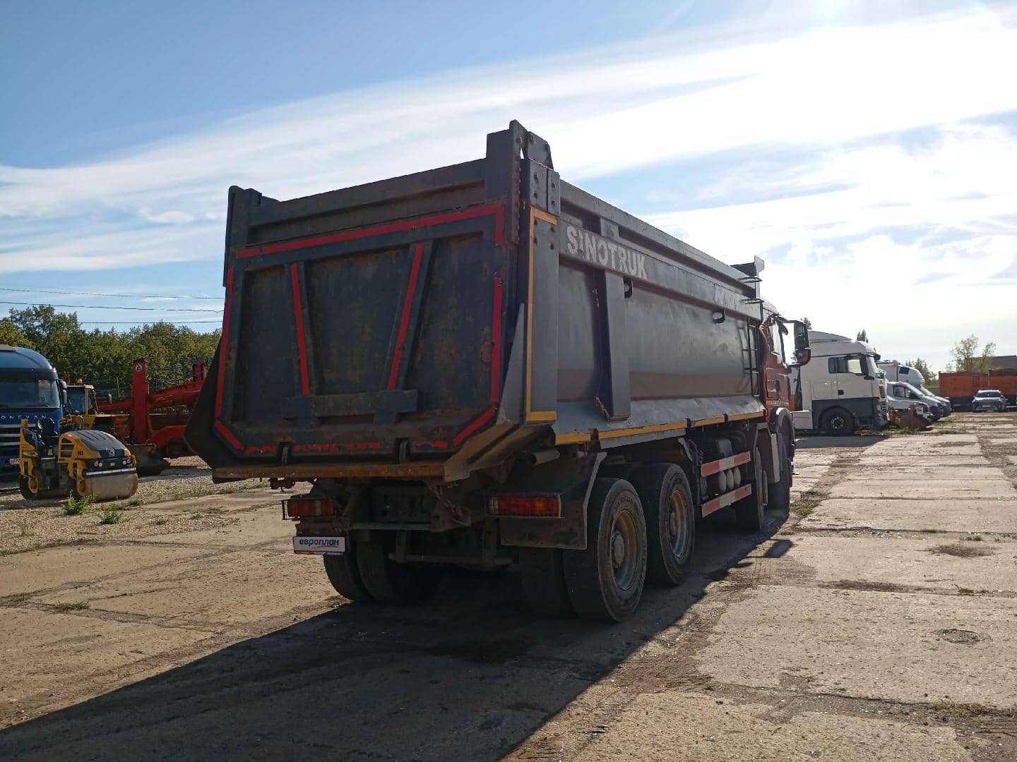 HOWO ZZ3317V386GE1 8х4,  312 255 км, 2023 года в лизинг