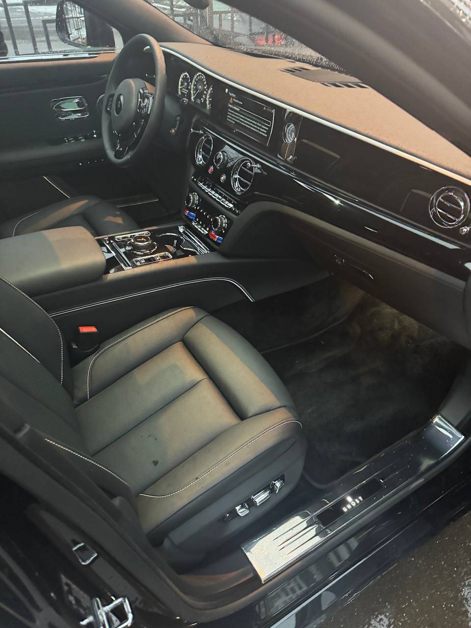 Rolls-Royce Ghost,  8 150 км, 2021 года в лизинг