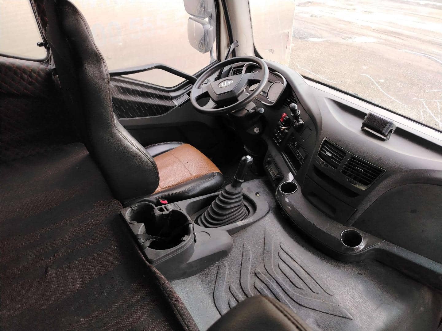 FAW CA3250P66K24T1E5 6х4,  146 429 км, 2022 года в лизинг