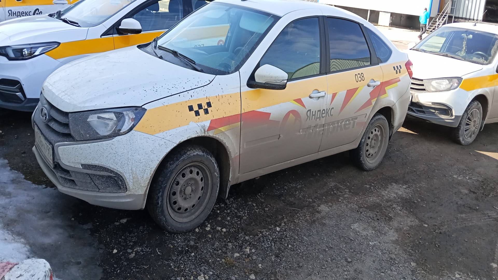 Lada Granta лифтбек,  126 114 км, 2024 года в лизинг