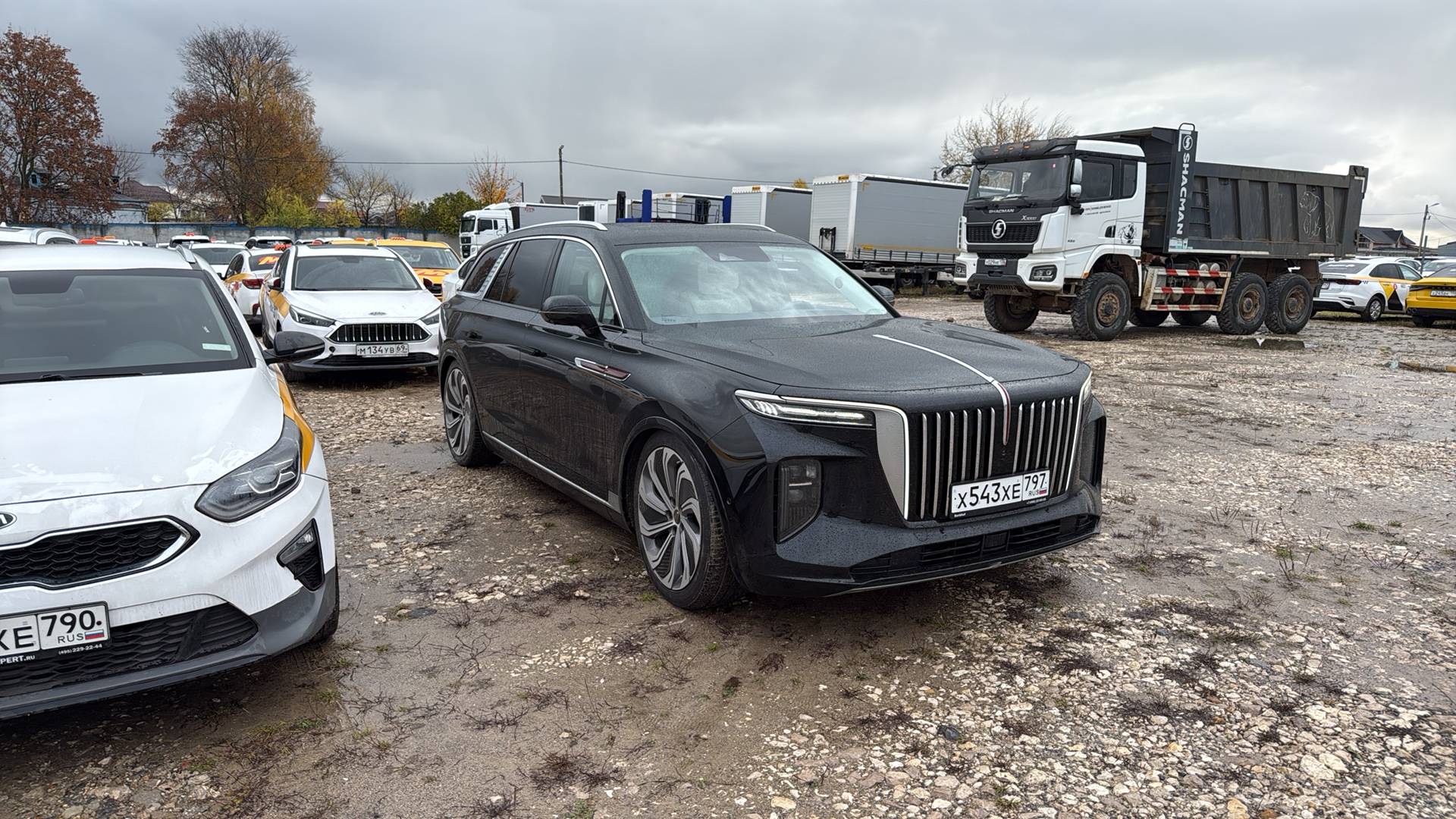 Hongqi E-HS9,  30 587 км, 2021 года в лизинг