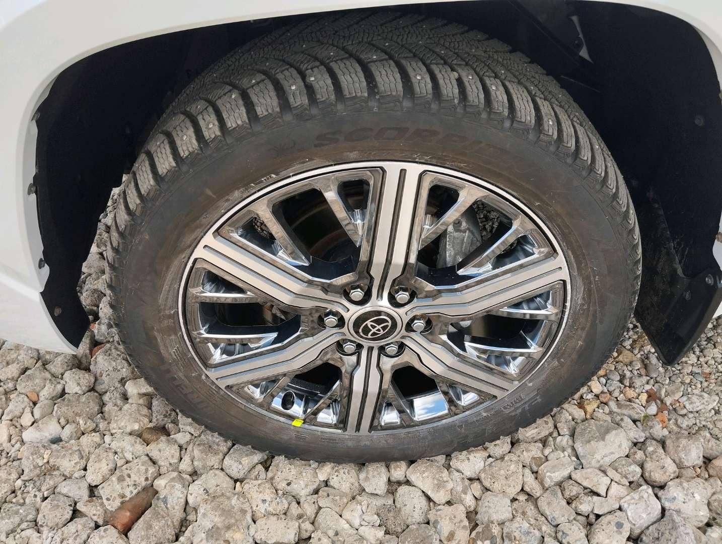 Toyota Sequoia,  25 194 км, 2024 года в лизинг