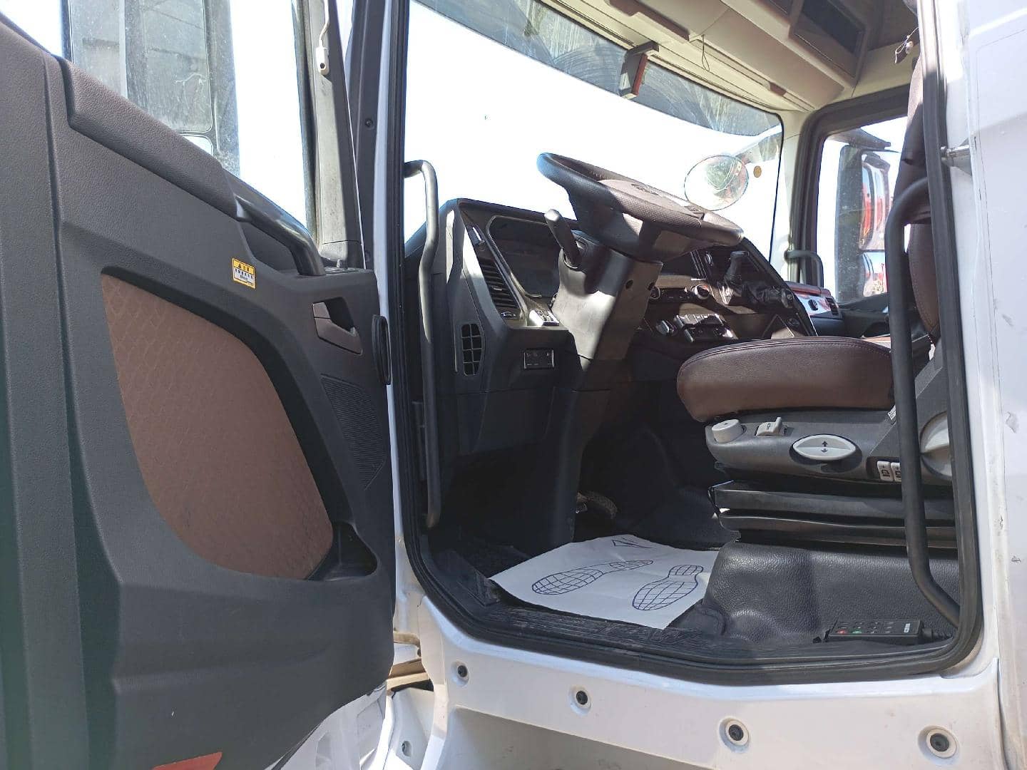 FAW CA4180P77K25E5 4x2,  220 039 км, 2023 года в лизинг