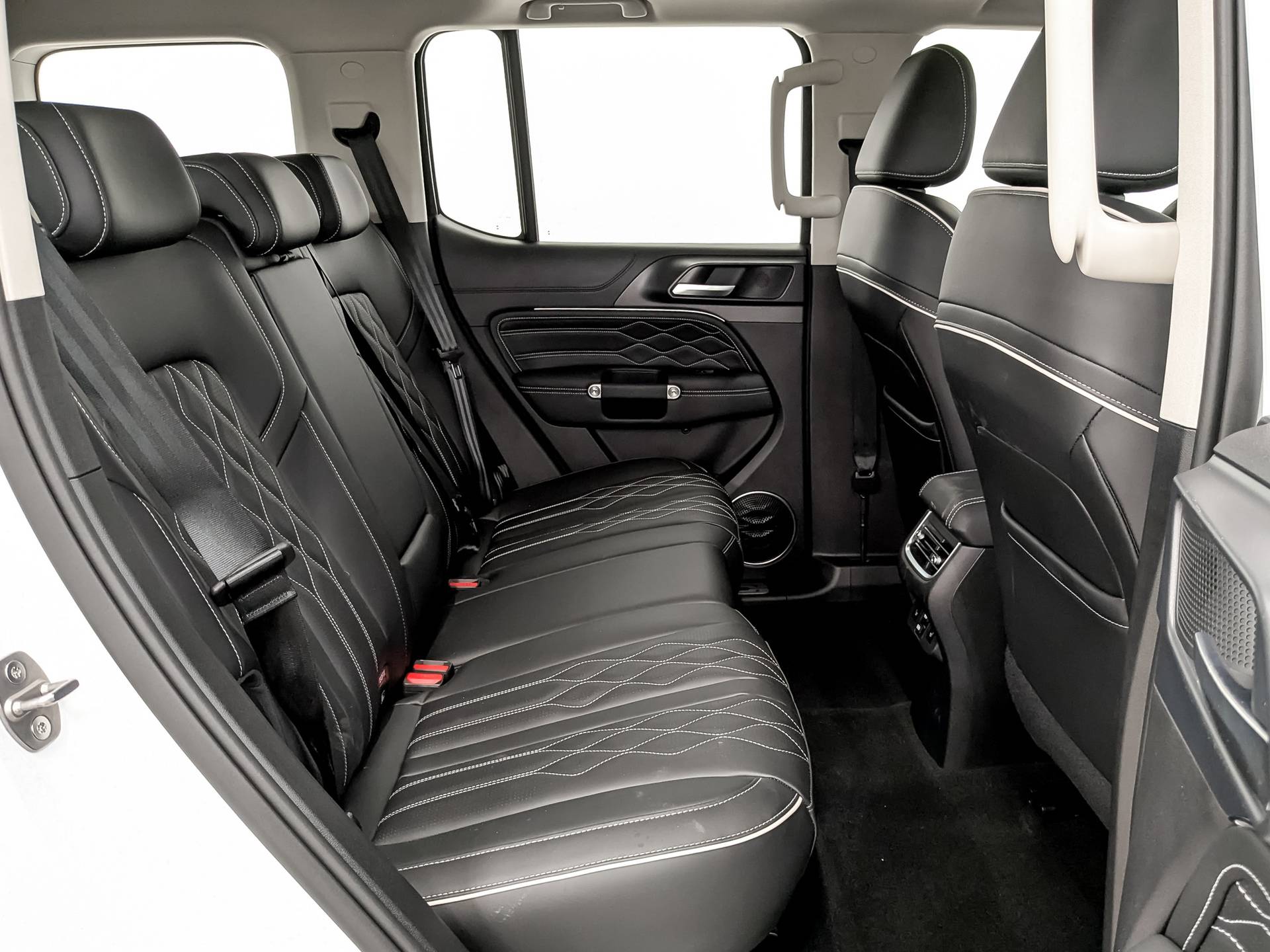 Tank 300 City Adventure 2.0 8AT 4WD