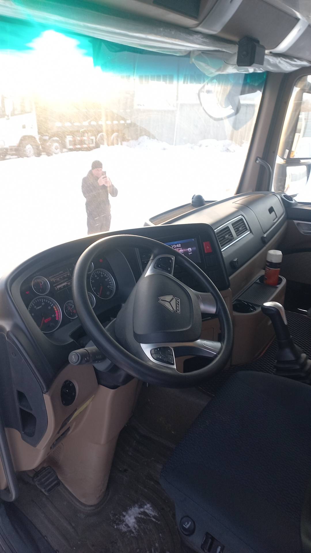 HOWO ZZ5167JSQM561GE1 4х2,  19 347 км, 2024 года в лизинг