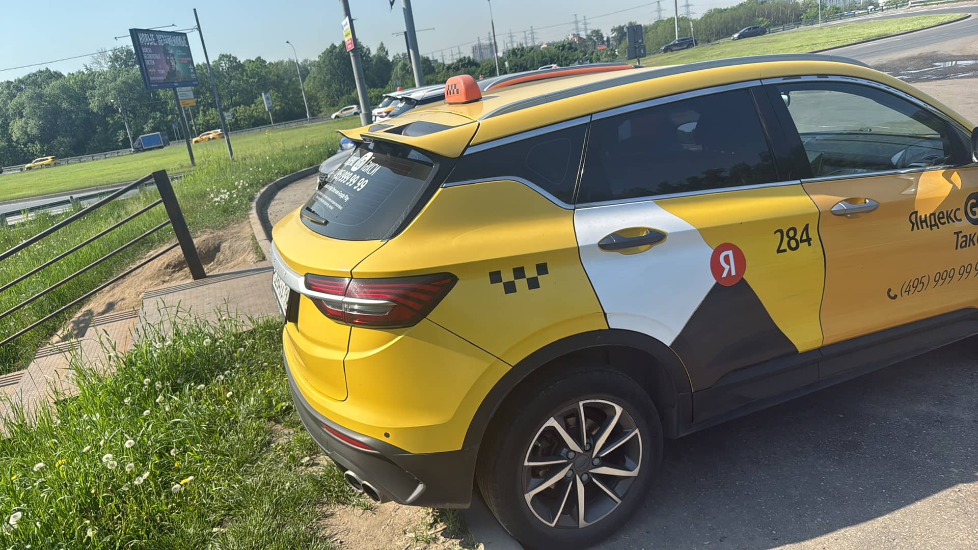 Geely Coolray,  274 617 км, 2023 года в лизинг