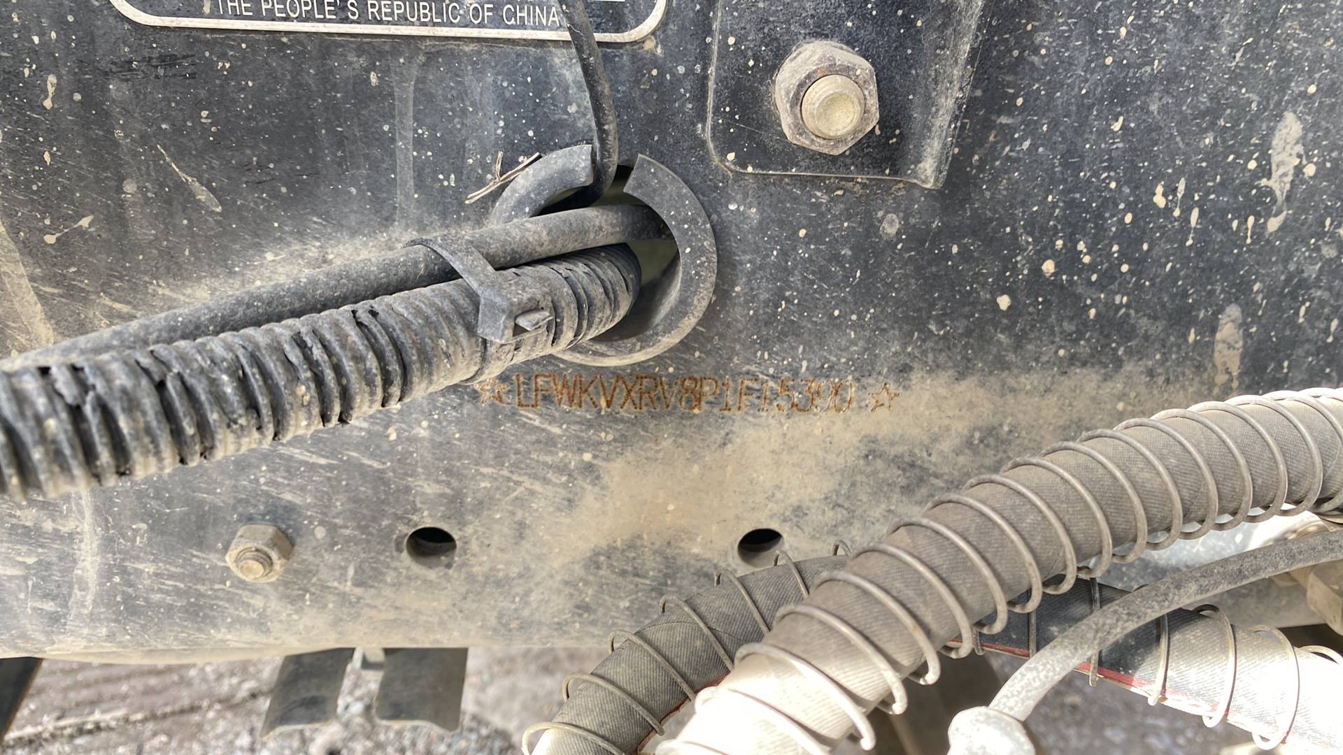 FAW CA3250P66K2T1E5  6х4,  200 000 км, 2023 года в лизинг