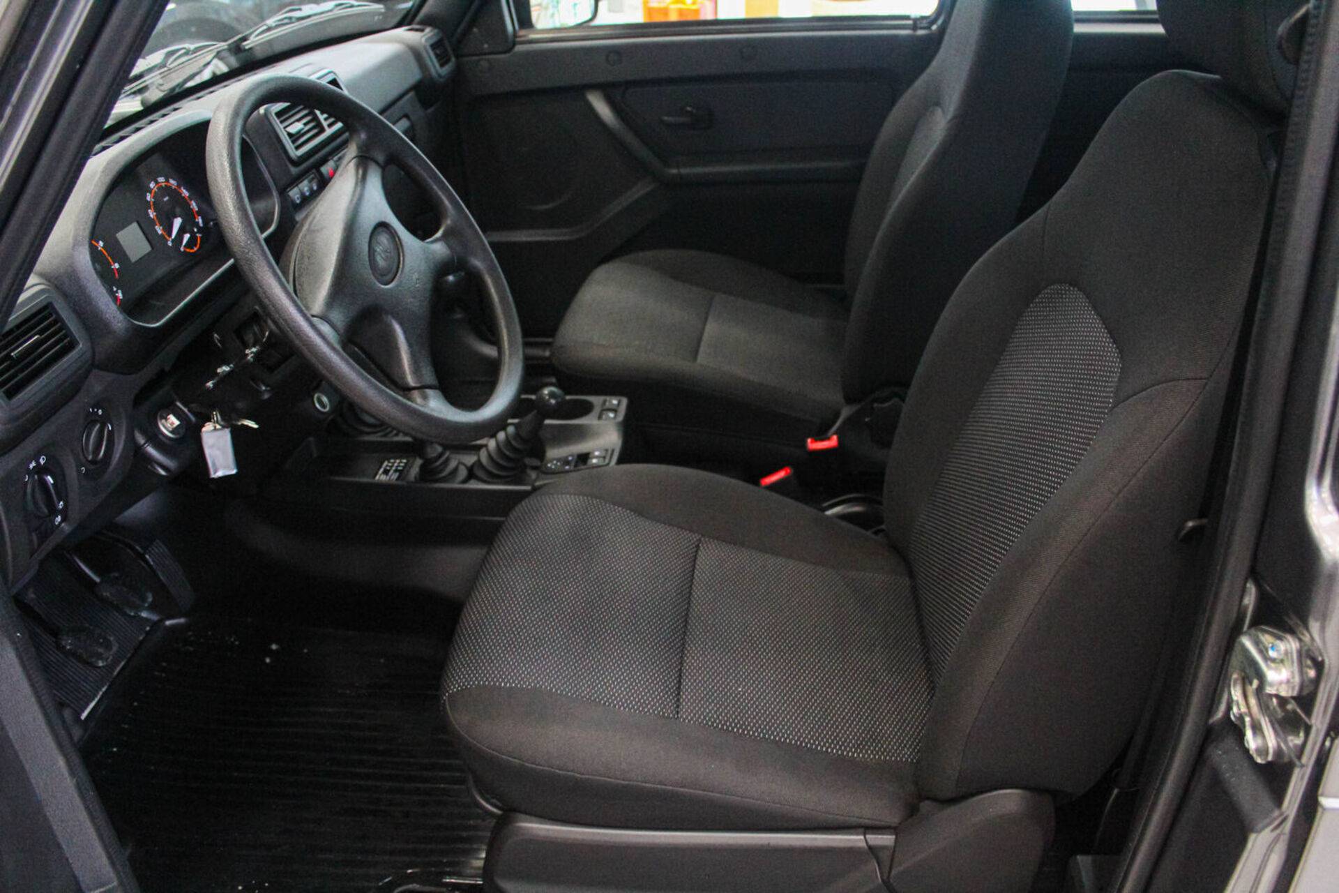 Lada Niva Legend 3 дв Luxe 24 1.7 5MT  