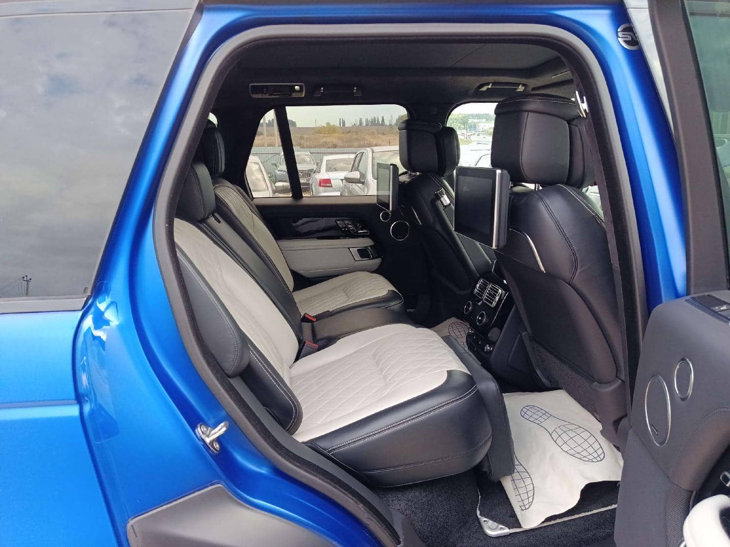 Land Rover Range Rover,  68 931 км, 2019 года в лизинг