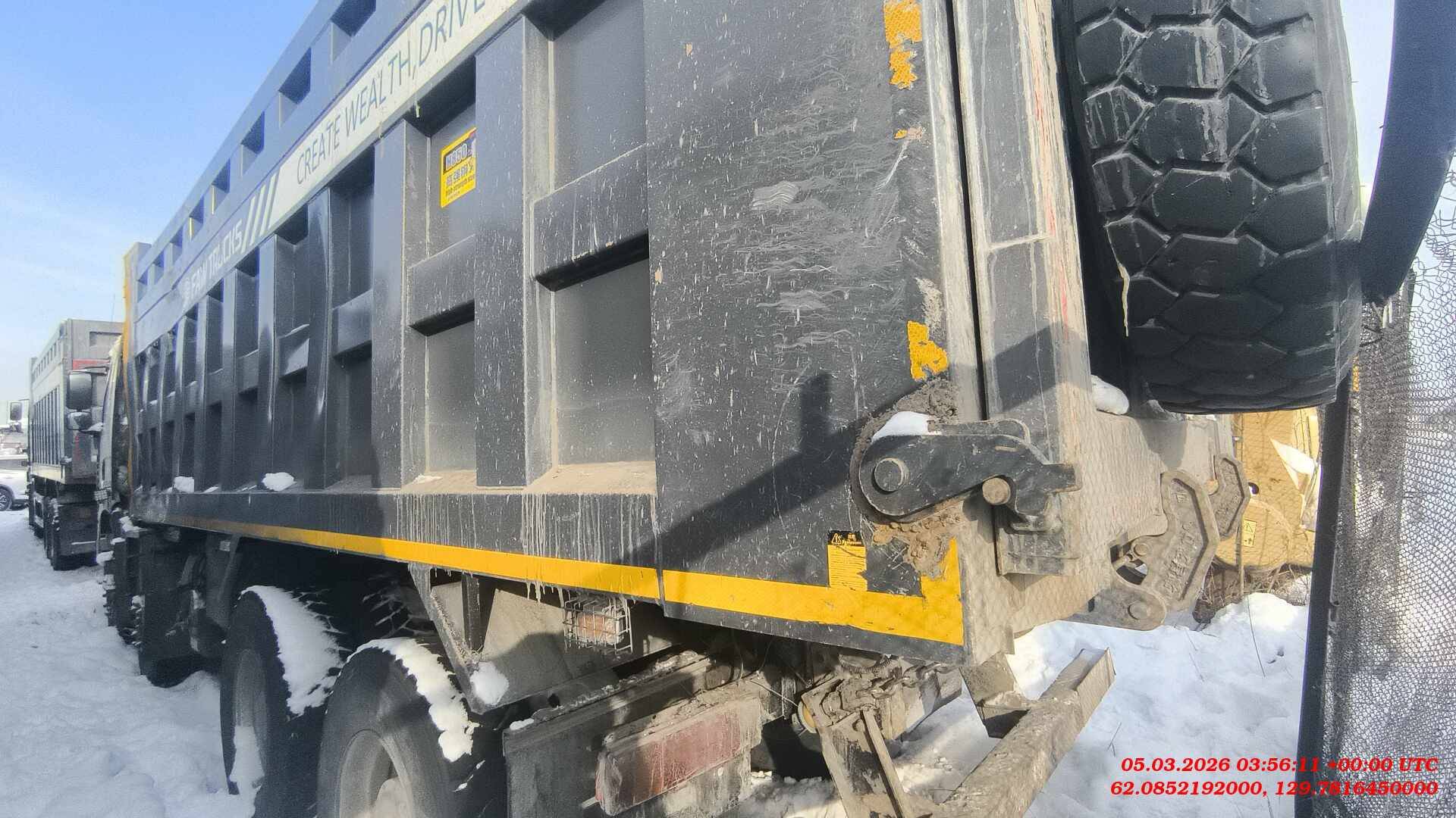 FAW CA3310P66K24T4E5 8х4,  104 195 км, 2022 года