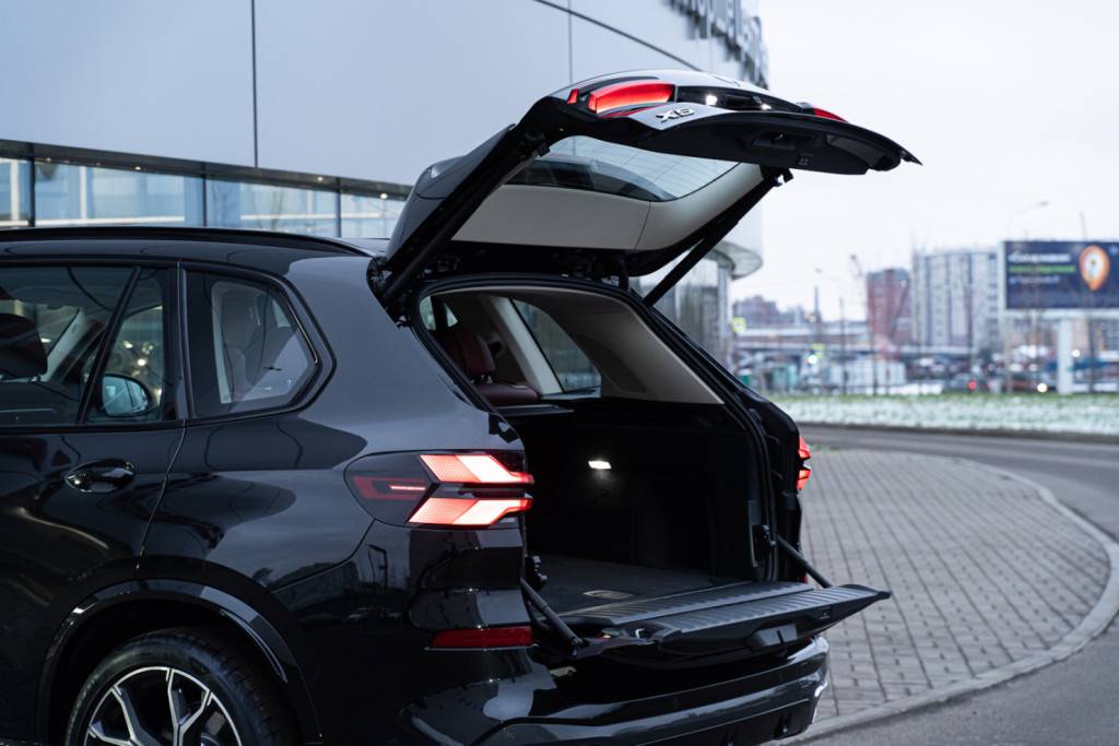 BMW X5 xDrive30Li AT Premium M Sport