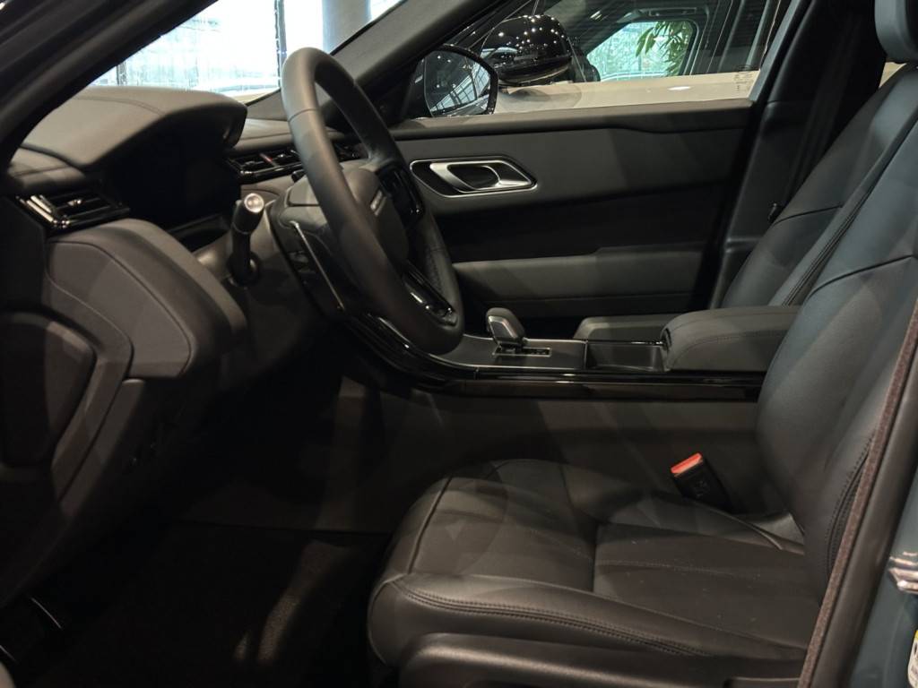 Land Rover Velar 2.0 250 Дайнэмик СЕ (Dynamic SE)