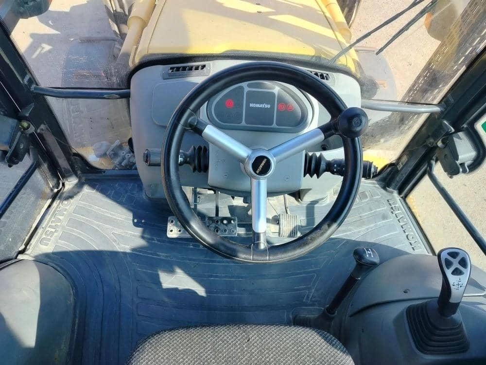 KOMATSU WB93R-5EO,  9 118 км, 2020 года в лизинг