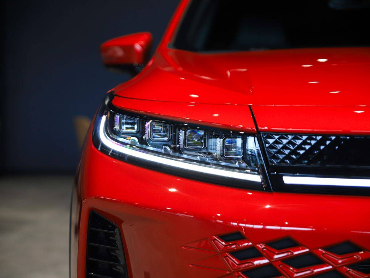 EXEED LX Premium 1.6T 7DCT 4WD