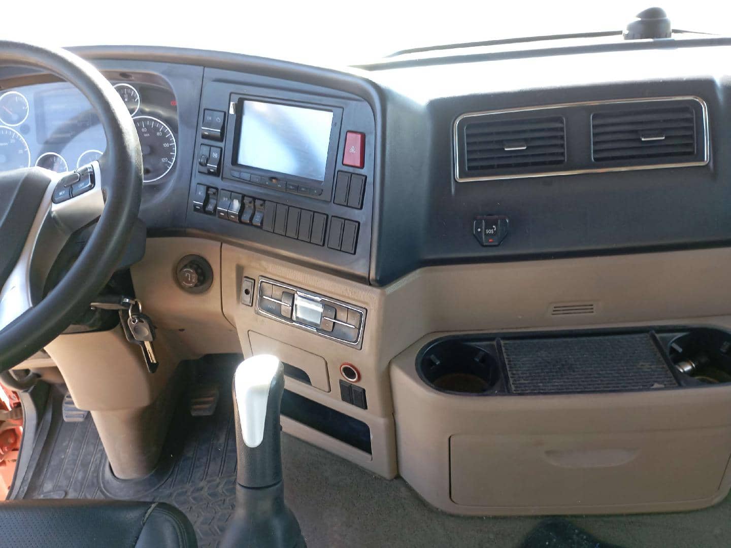 HOWO ZZ3317V386GE1 8х4,  312 255 км, 2023 года в лизинг
