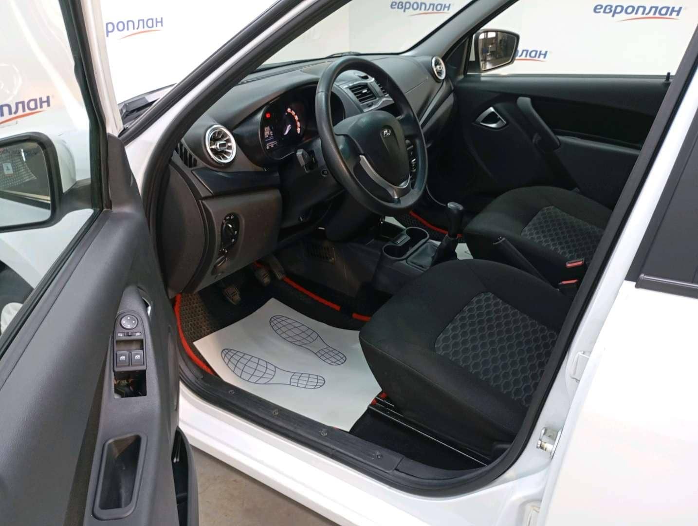 Lada Granta седан,  69 481 км, 2024 года в лизинг