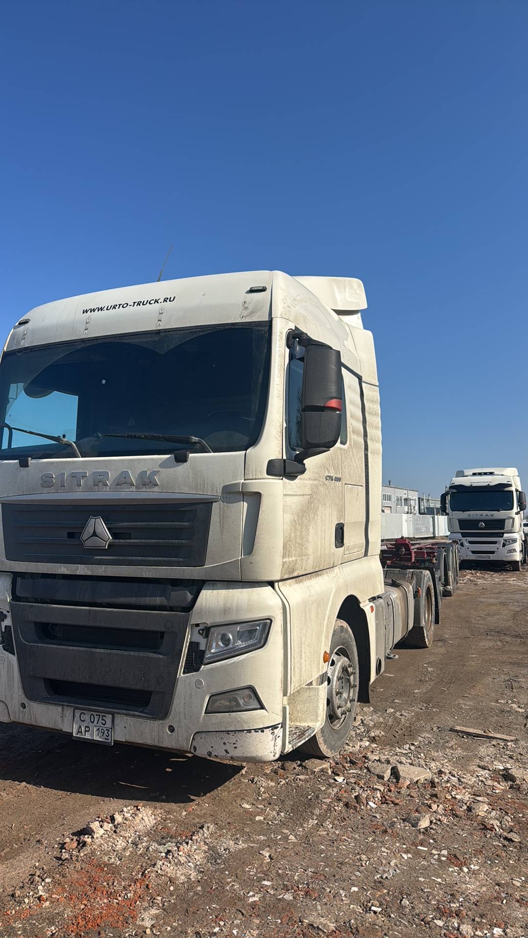 Sitrak C7H 4x2 ZZ4186V361HE,  437 295 км, 2022 года в лизинг