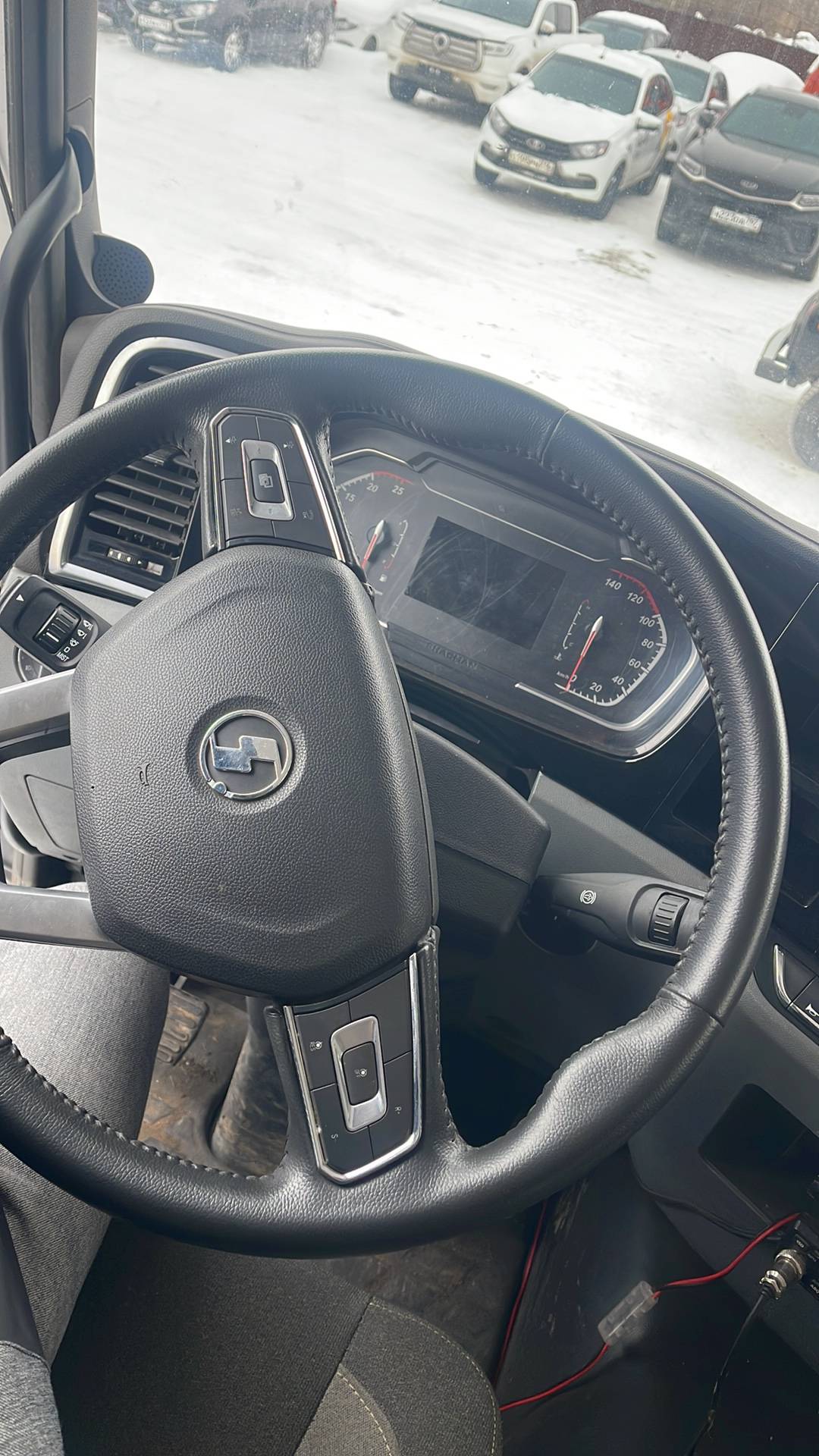 Shacman SX32586V384,  129 065 км, 2023 года в лизинг