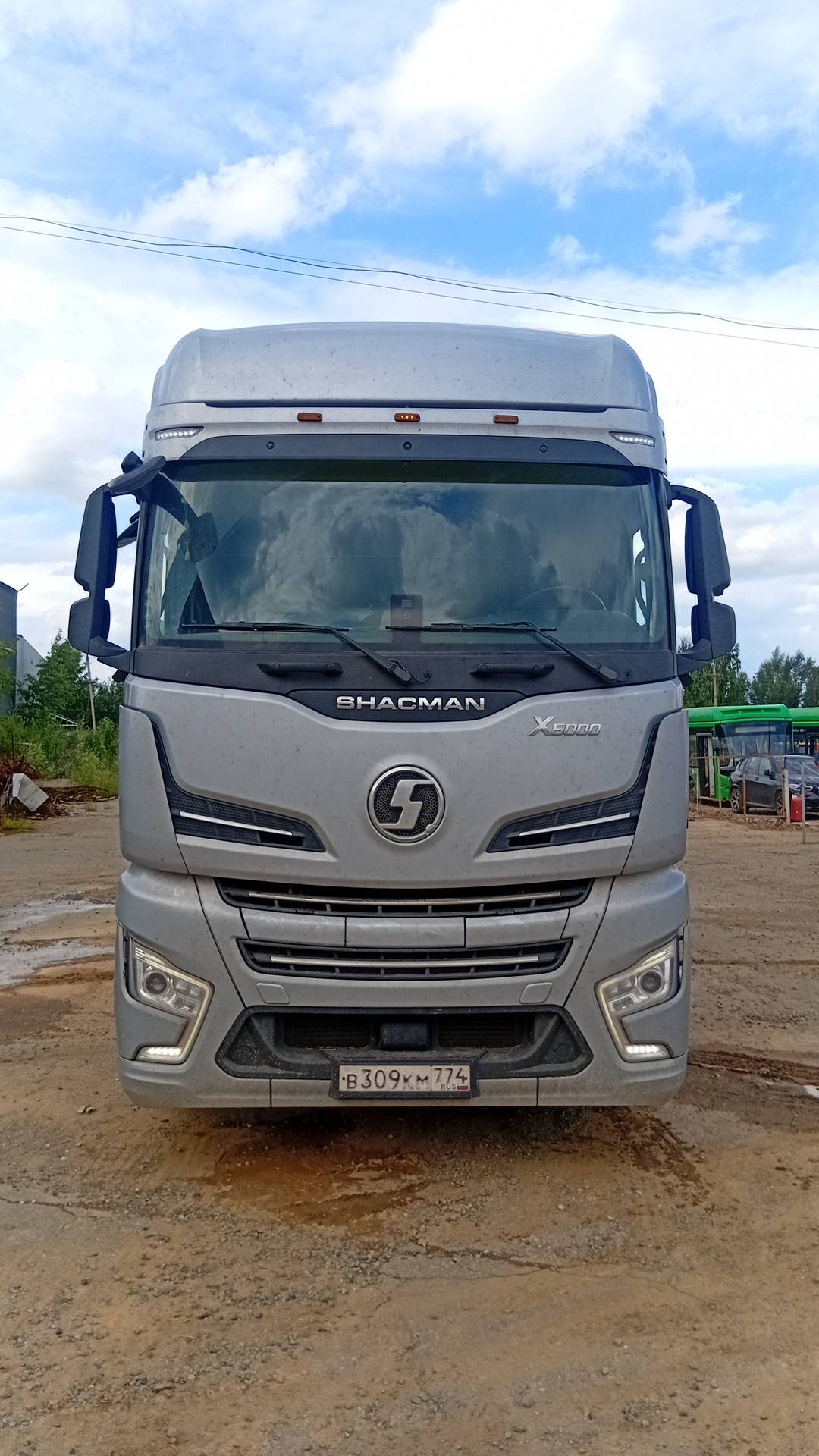 Shacman SX4188YY381,  313 626 км, 2023 года в лизинг
