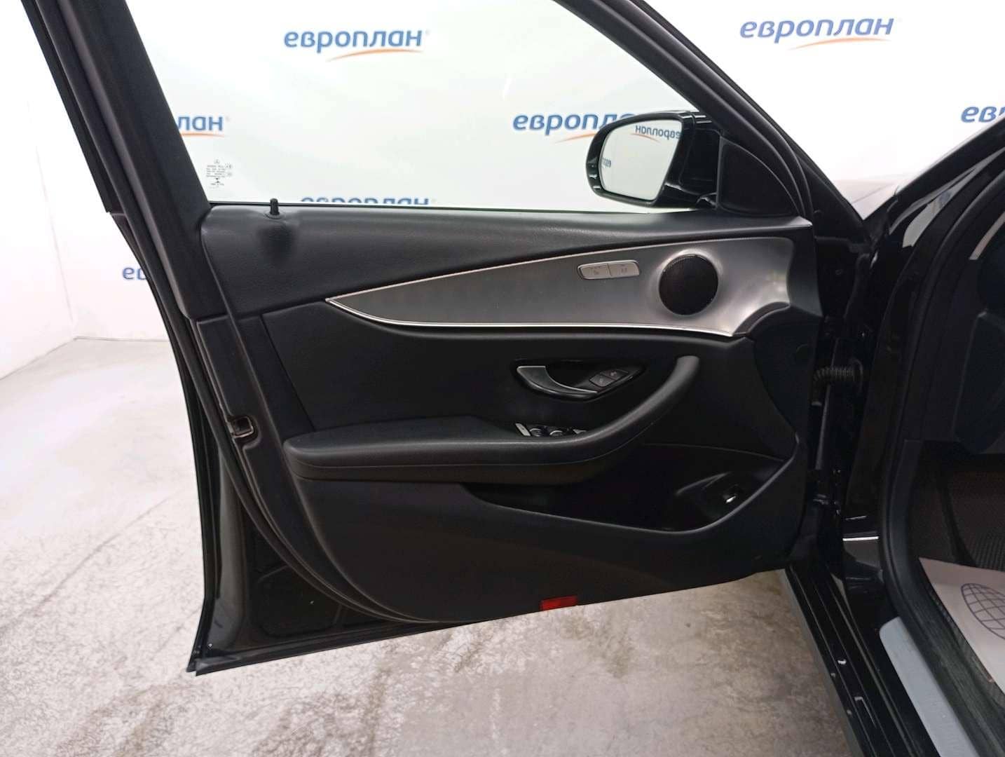 Mercedes-Benz E седан,  257 236 км, 2020 года в лизинг