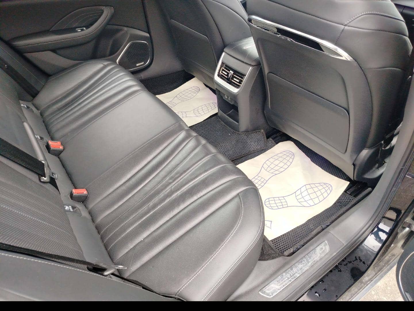 Hongqi H5,  99 426 км, 2024 года в лизинг