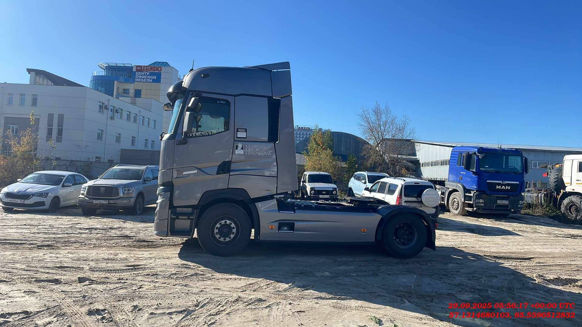 Renault T 520 4x2 (High Sleeper Cab),  377 894 км, 2022 года в лизинг