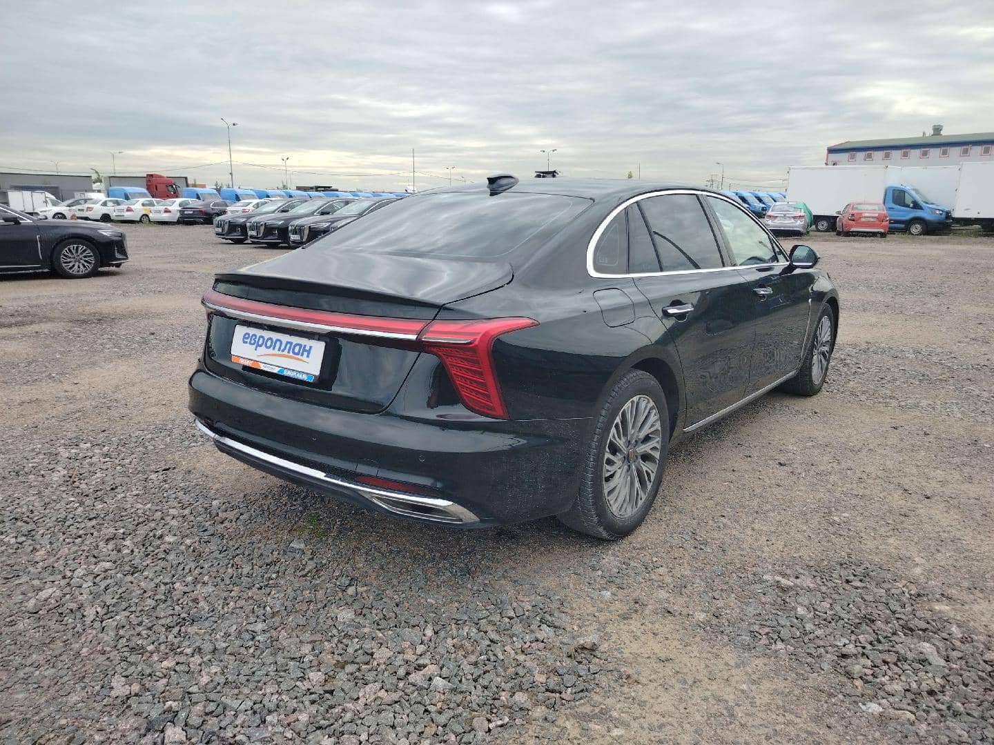 Hongqi H5,  183 019 км, 2024 года в лизинг