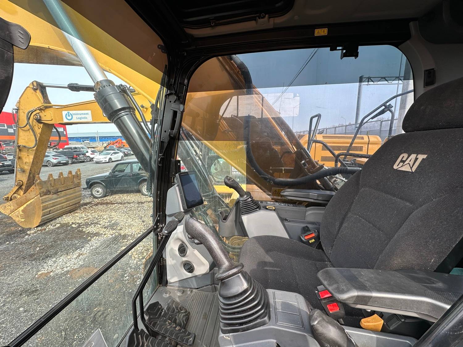 CATERPILLAR 330GC Лот 000002098