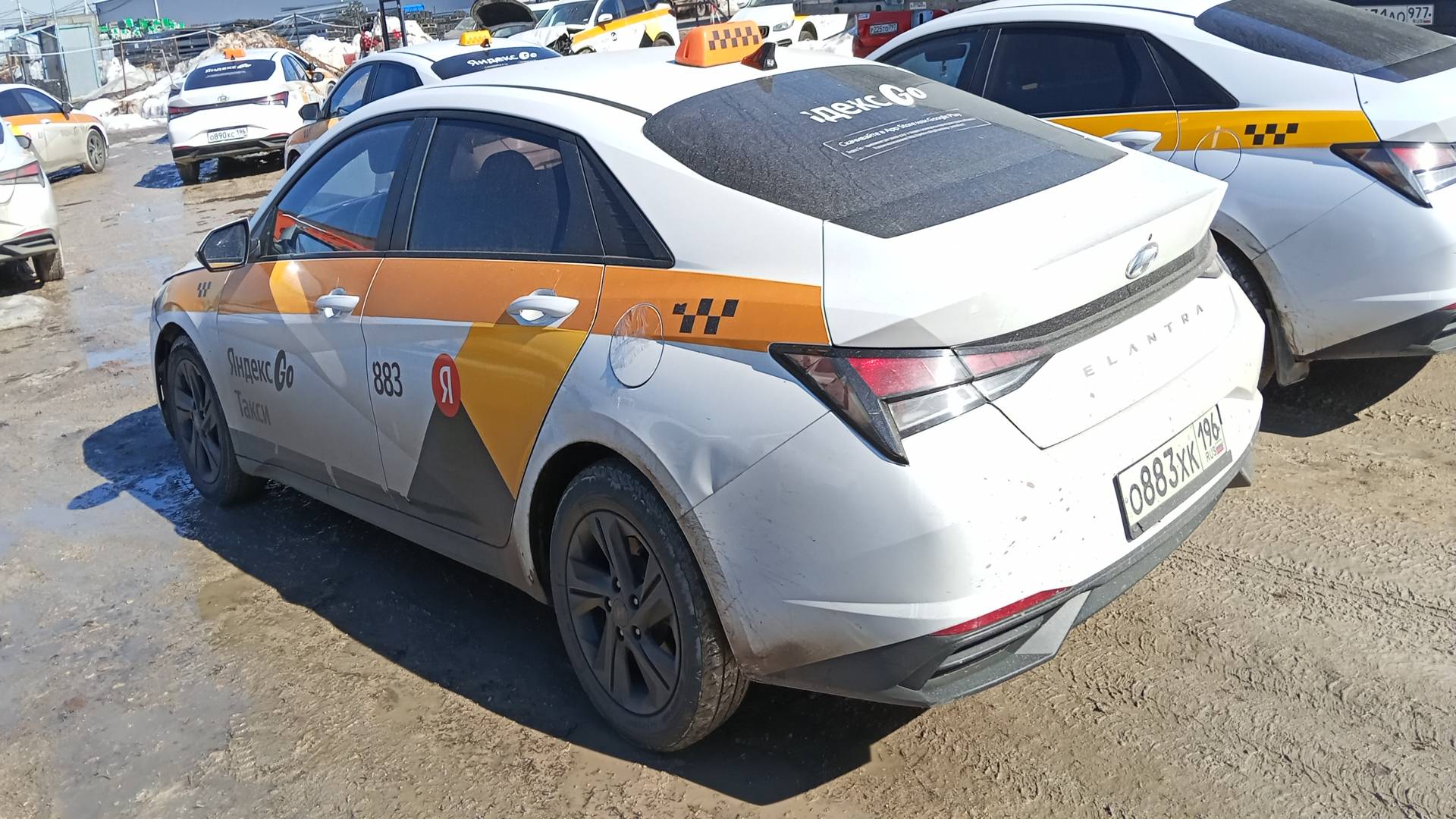 Hyundai Elantra,  143 407 км, 2023 года в лизинг