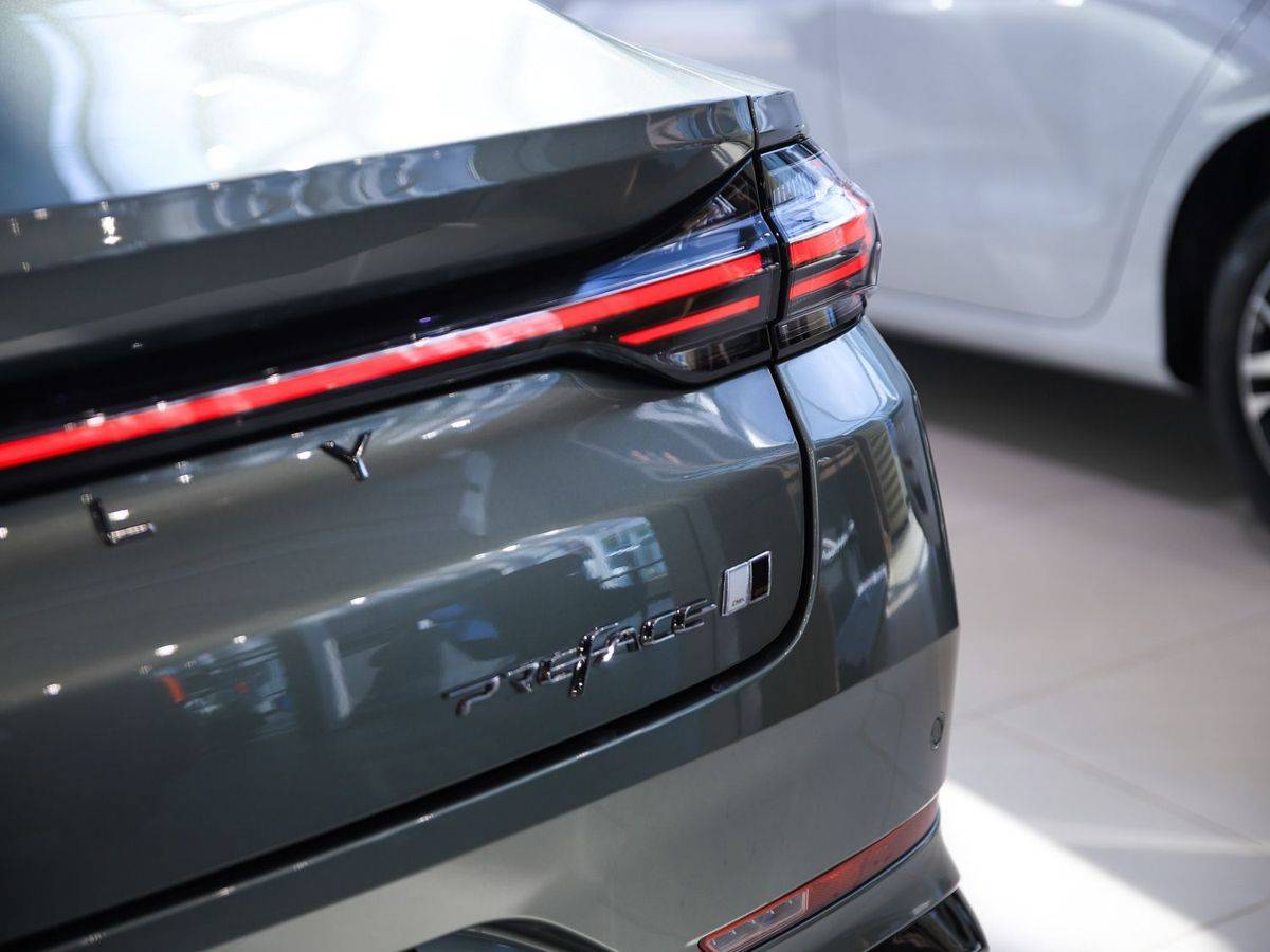 Geely Preface Flagship 2.0T 7DCT