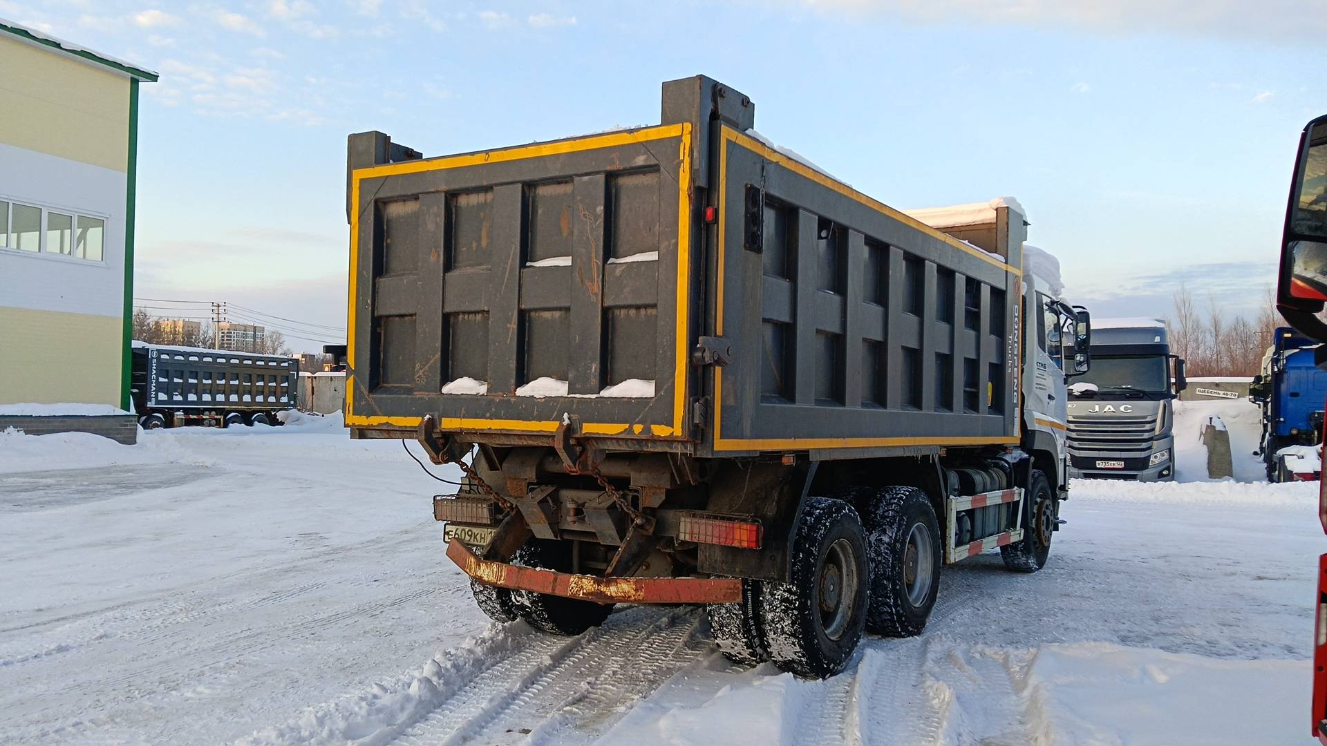 DongFeng DFH 3330 A 80 6x4,  17 175 км, 2023 года в лизинг